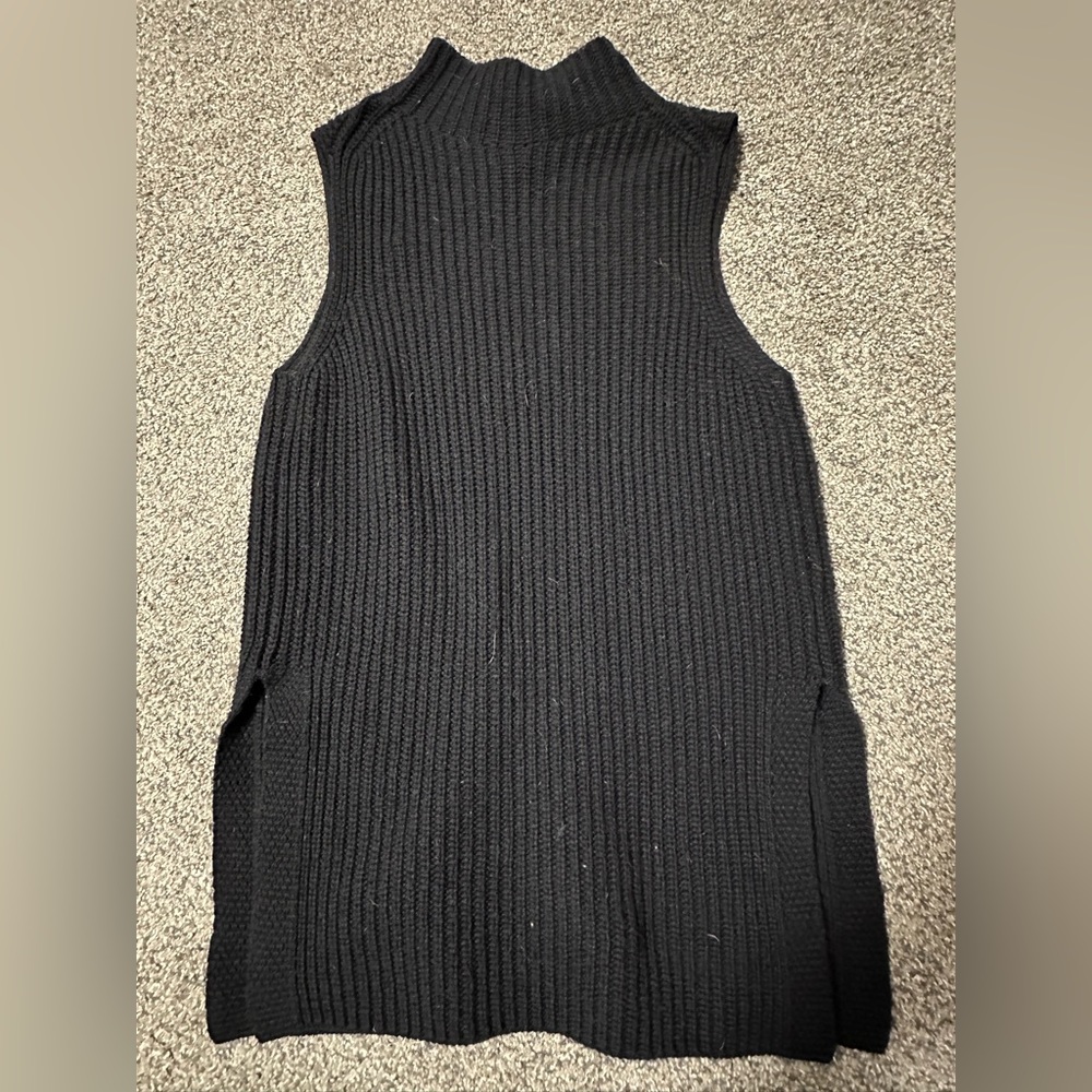SOLD Size S knit mock neck tunic